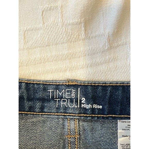 Time and True Daisy Dukes Jeans Shorts High Rise Woman Sz 2 - Picture 3 of 5